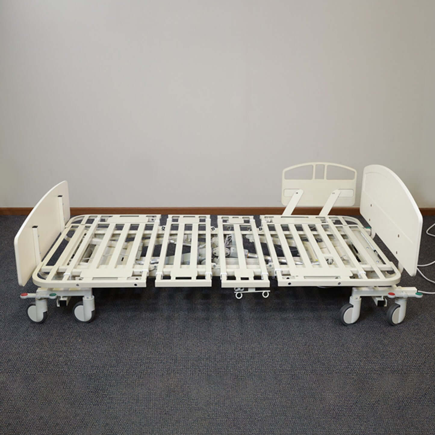 NOA Expandable Bariatric Hospital Bed in adjustable height and position for optimal patient care.